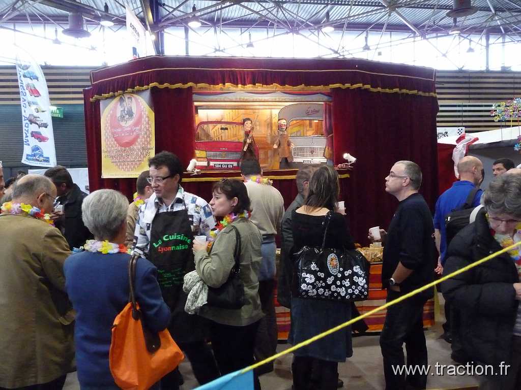 2011_epoquauto (118).jpg - 05/11/2011 - 69000 LYON - EPOQU'AUTO - 33ème Salon International Autos & Motos Anciennes - Guignol